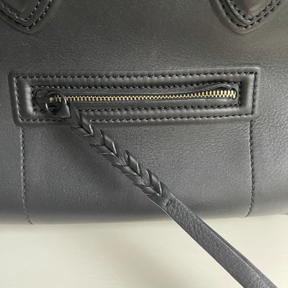 Mini Luggage Handbag in Smooth Calfskin in Black - Picture 3 of 16